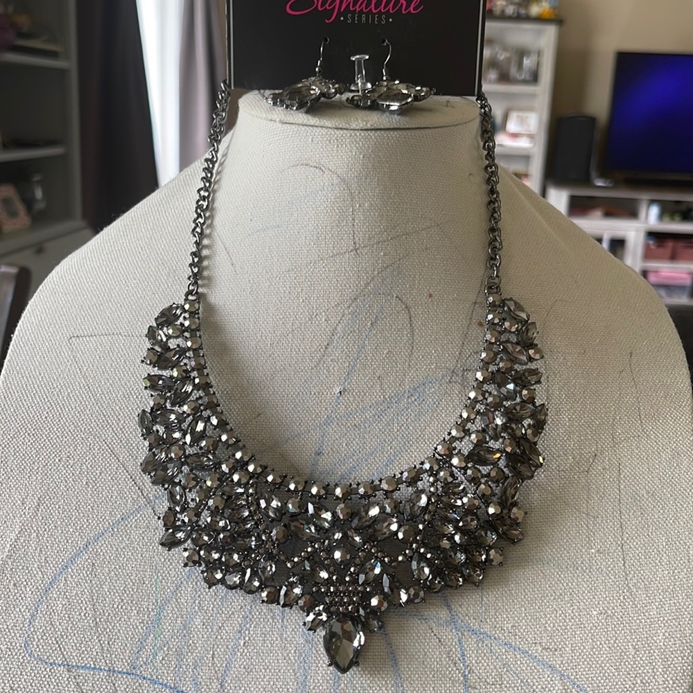 Paparazzi Zi necklace- Tina